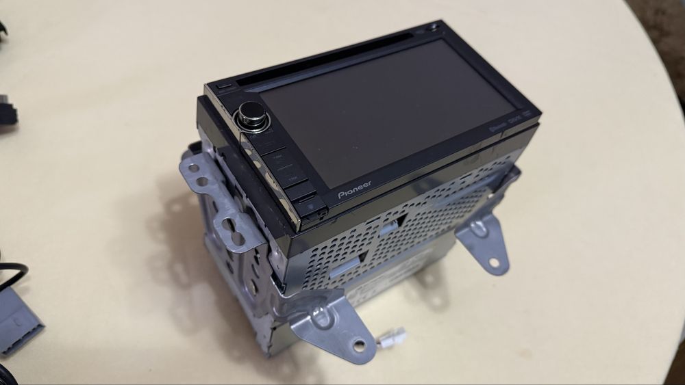 Продавам оригинална навигация за Honda CRV 3 FaceLift / Pioneer