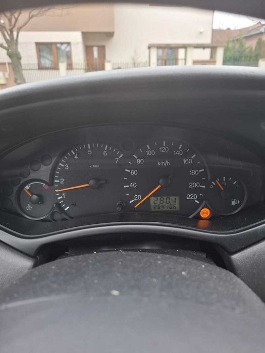 Ford Focus 1,4 benzina 700 euro