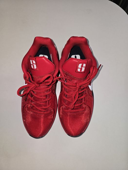 Продам кроссовки Nike новые.