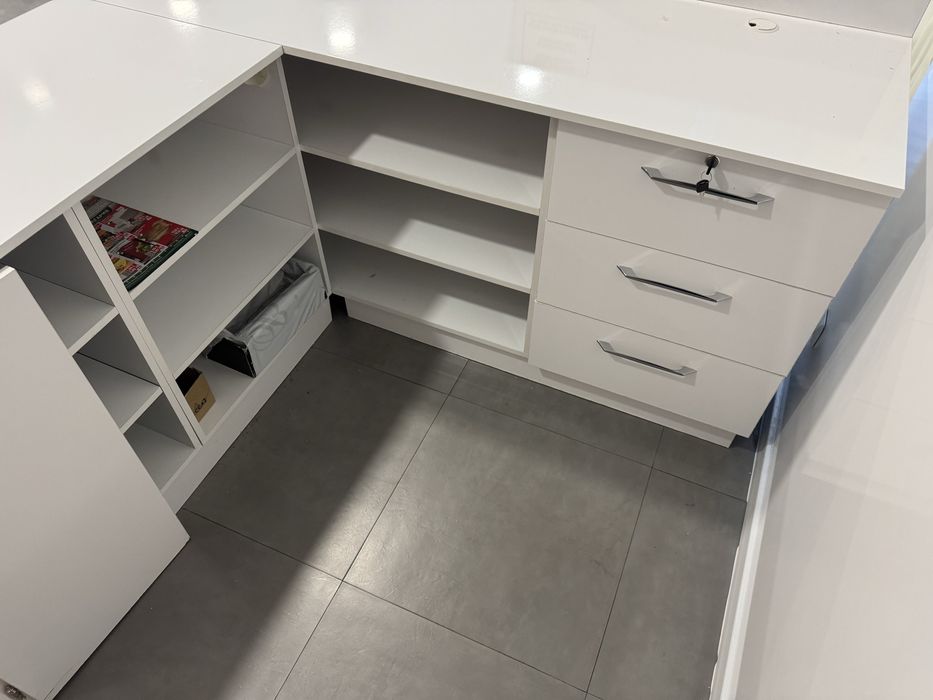 Обзавеждане на магазин манекени