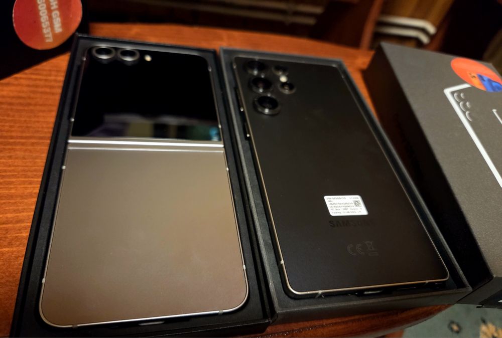 Samsung ( S25 ultra 512,Z  Flip 6 256 )