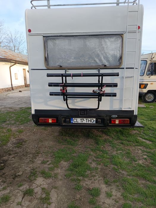 Vind autorulotă Ford tranzit imatriculata Ro