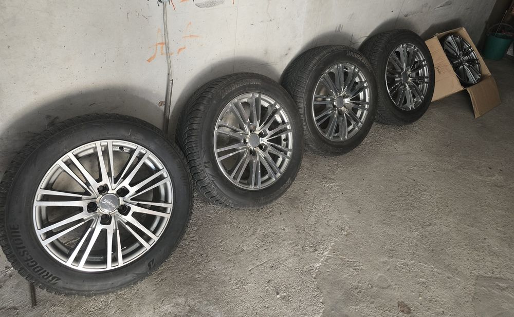 джанти с гуми Bridgestone Blizzak 225/55/17 за Ауди