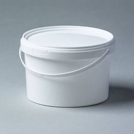 Ведра из-под майонеза и творожного сыра с крышками