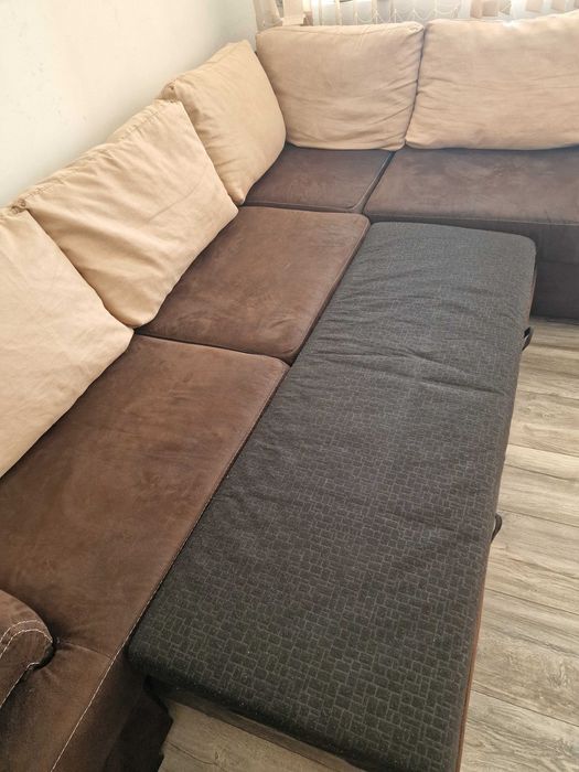 Продавам разтегателен ъглов диван