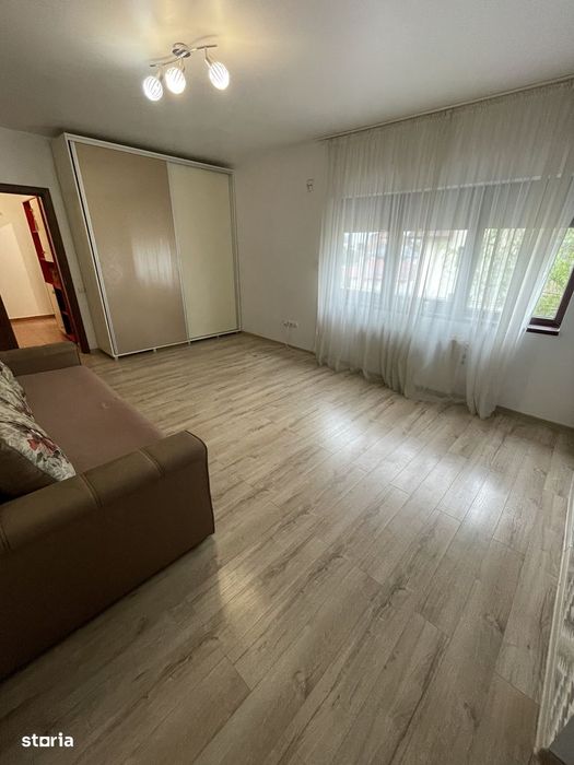 Apartament cu 3 camere | Etaj 2/3 | 79 mp | Loc de parcare | Smardan