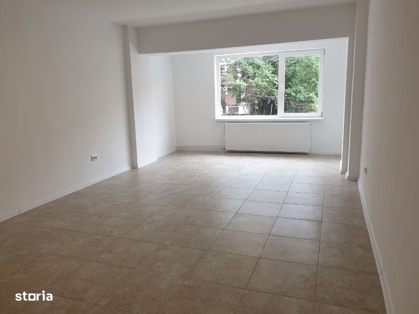 IASI - COPOU - DE INCHIRIAT - Spatiu comercial 54 mp - Renovat total !
