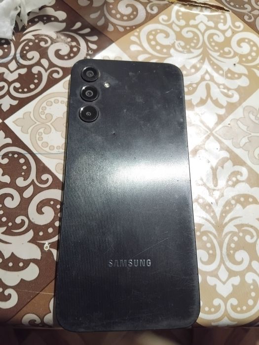 продава се телефон за части