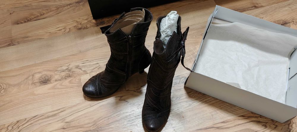 Елегантни Боти от естествена кожа цвят кафяв Нови Номер 38