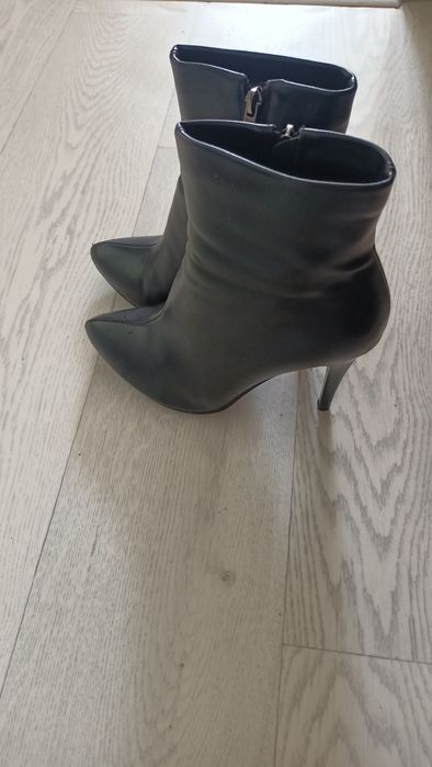 Кожаные ботильоны