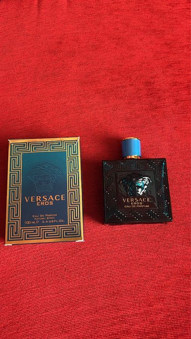 Чисто нов парфюм Versace Euros