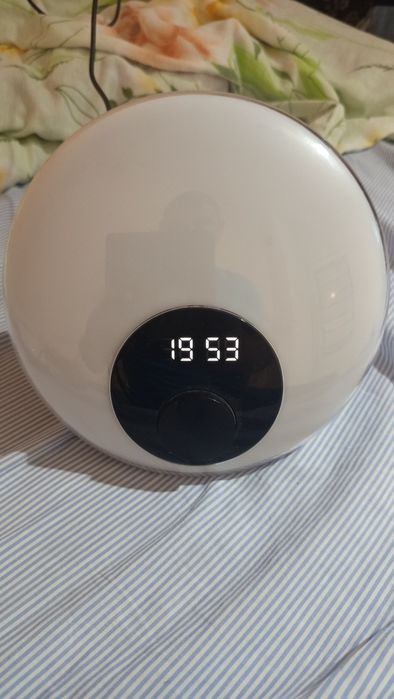 Радио часовник с блутут