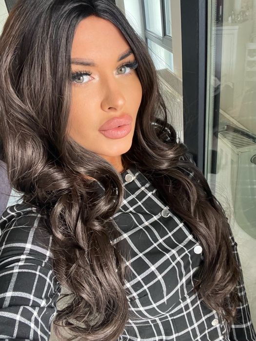 Peruca lunga ondulata bruneta