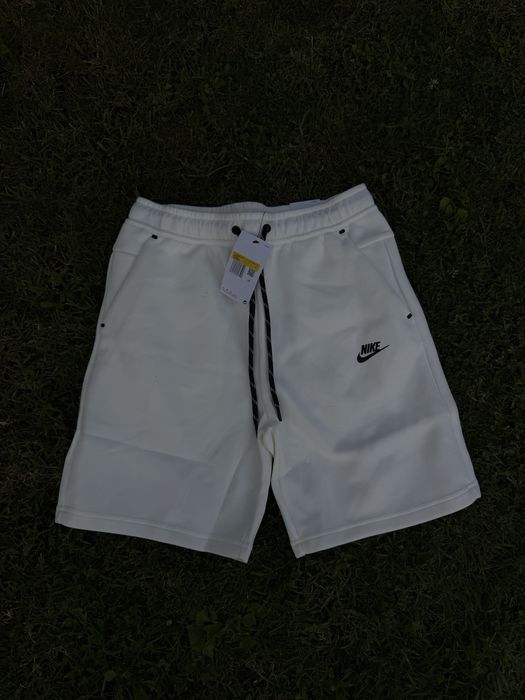 Panfaloni Scurti Nike Tech / Premium 2026