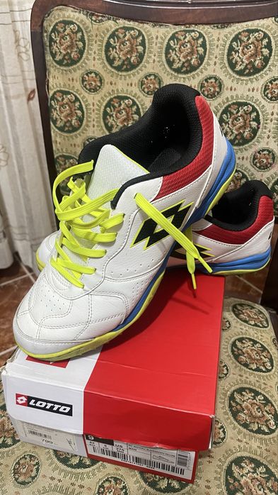 Ghete fotbal sintetic Lotto