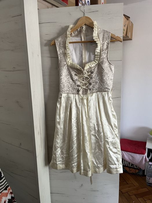 Rochie superba dirndl de la L.B.C marimea 36 in stare perfecta