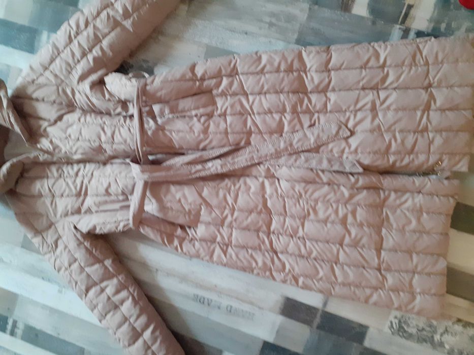 Зимно яке в бежаво