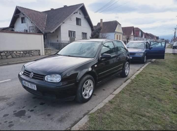 Vand golf 4 1.9 disel 101 cai itp si asigurare valabile an 2003