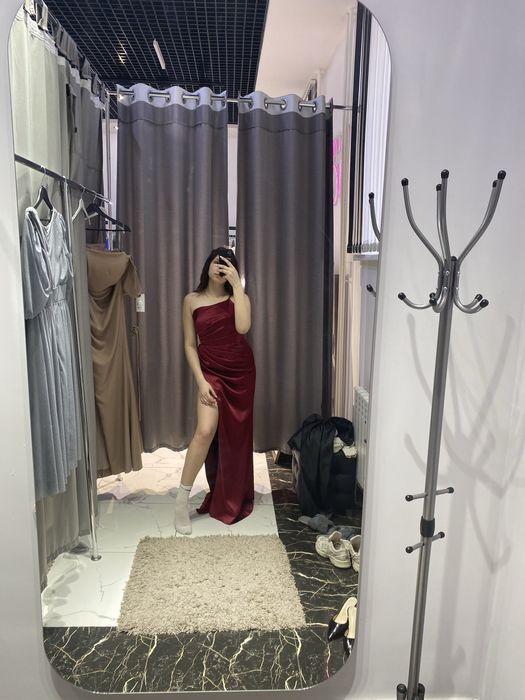 Продам платье новое. Размер 44-46