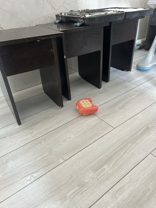 Стол кухонный с табуретками