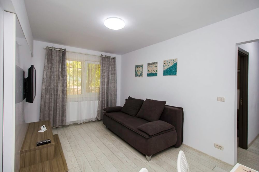 Vând Apartament 3 camere complet renovat zona  Cireșica , Constanța  Ideal locuință sau investiție