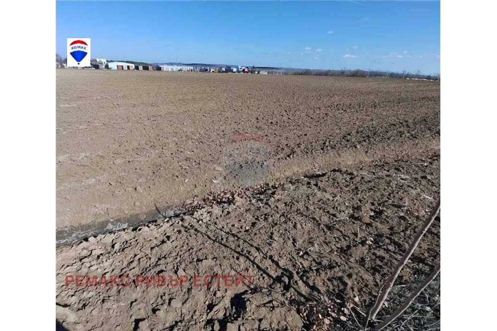Продава се Парцел в Русе, Промишлена зона - Запад - 1459 кв.м за 64 €/кв.м - Снимка #1