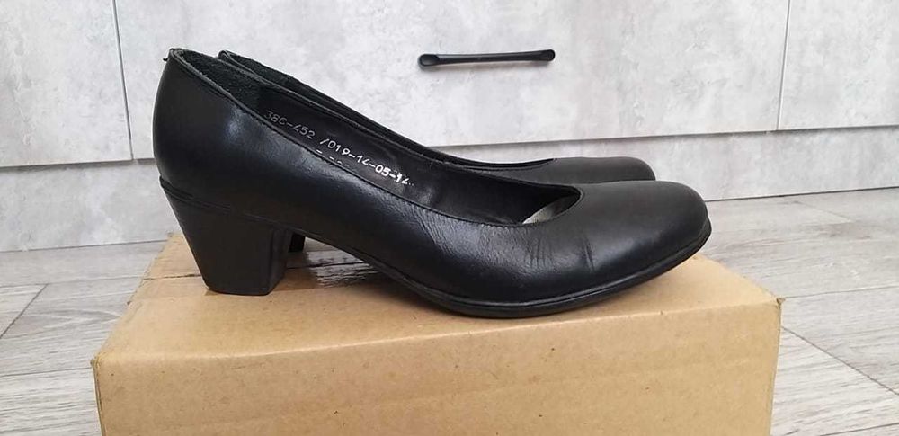 Женские туфли и сапоги