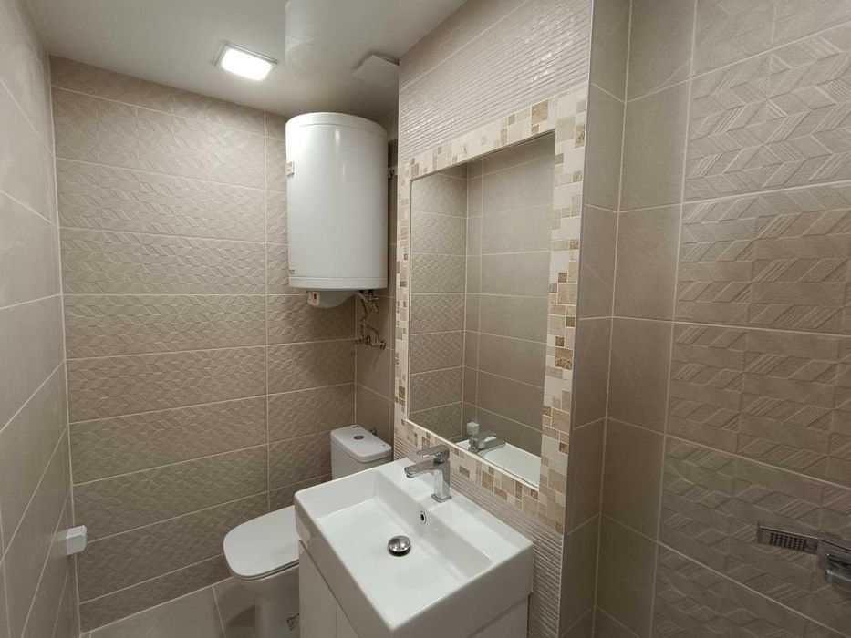 Продава се Двустаен апартамент в Варна, Център - 61 кв.м за 1421 €/кв.м - Снимка #14