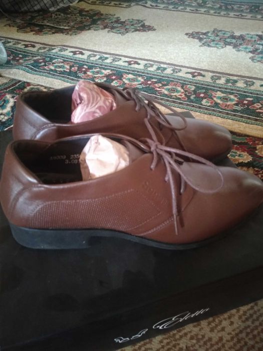 Продам обувь 39 размера