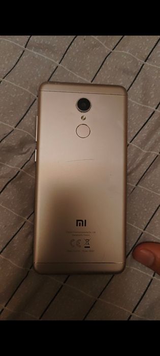 Продается телефон