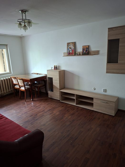 Închiriez apartament 3 camere MB
