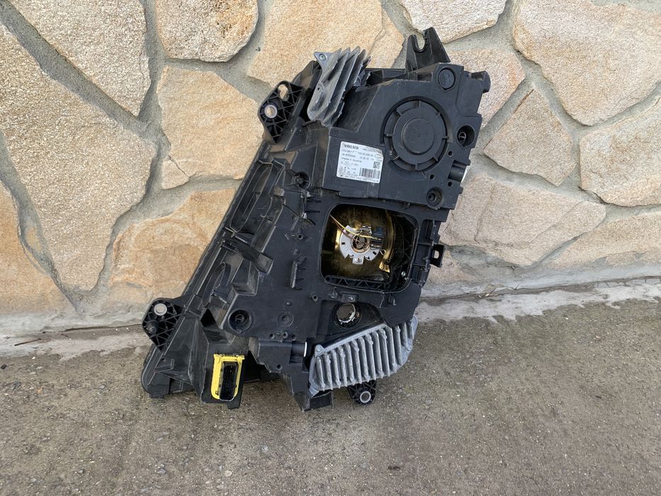 Фар за Volvo FH/Волво ФХ