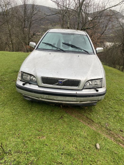Volvo S40 1.9 115кс колата се продава на части