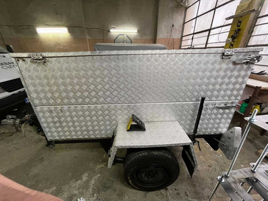 Ремарке изцяло от алумини  разглобяемо с регистрация