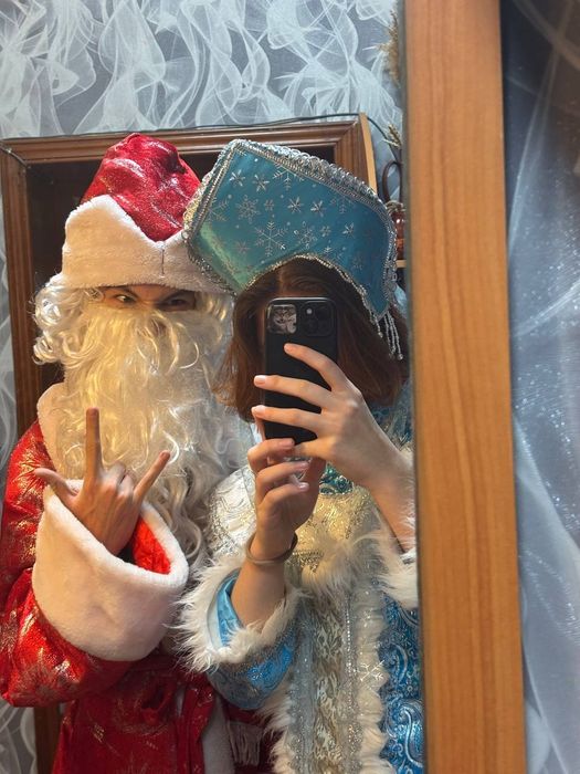 Костюмы Деда Мороза и Снегурочки