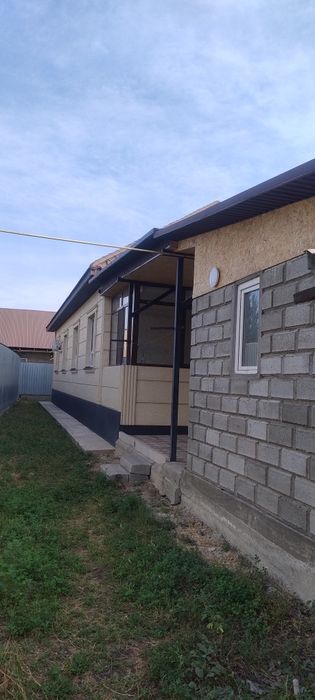 Продается недавно построенный дом в центре города