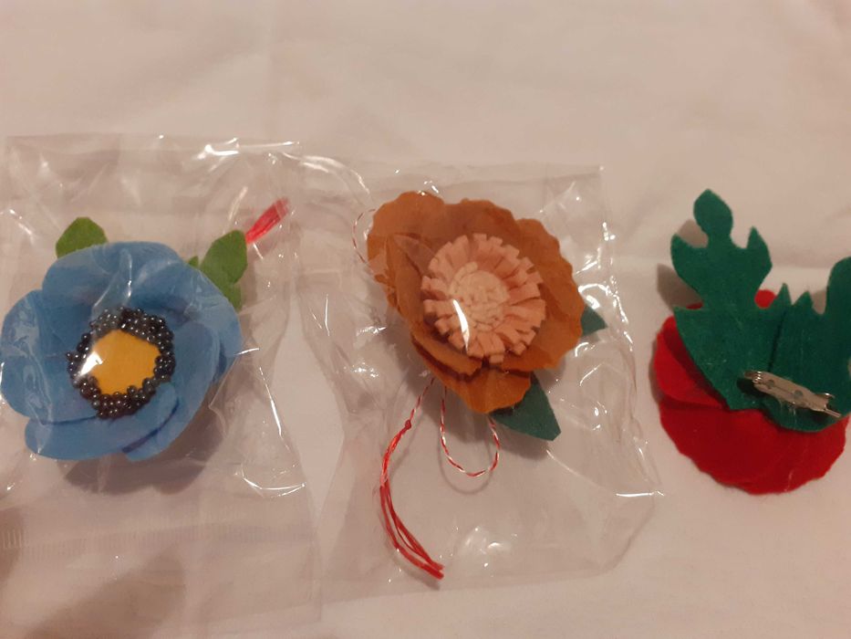 Mărțișoare tip broșă facute din fetru. Realizate manual.