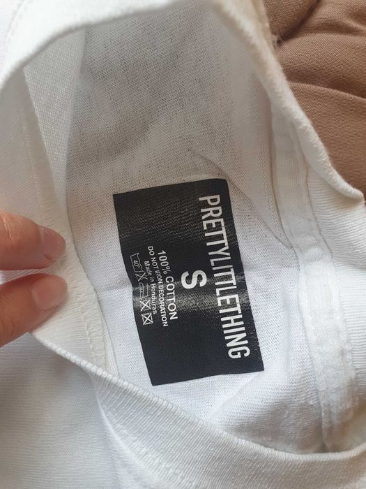 Кроп топ на prettylittlething