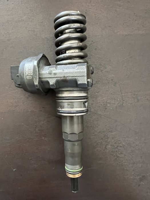 Vând injectoare touran