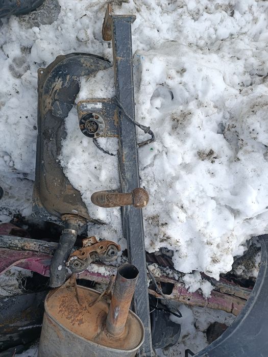 Фаркоп Тойота карина е