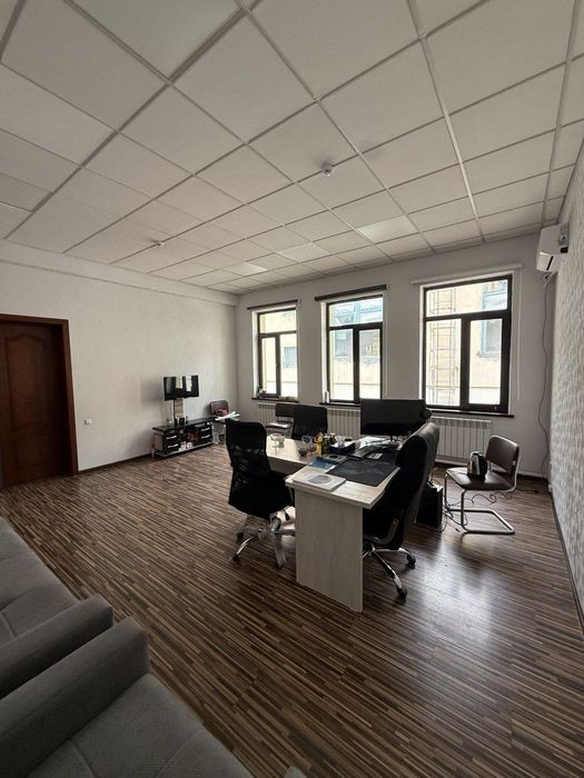 Сдаётся  170м². под Офис, Логистика. Уч. Центр