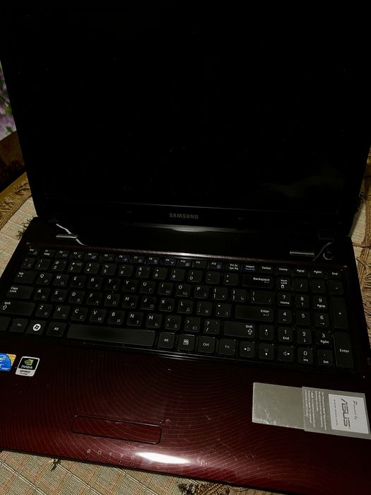 Продам ноутбук samsung NP-R580H
