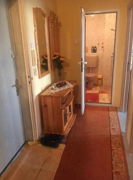 Дава се под наем Едностаен апартамент в Бургас, Славейков - 44 кв.м за 331.5 € - Снимка #2