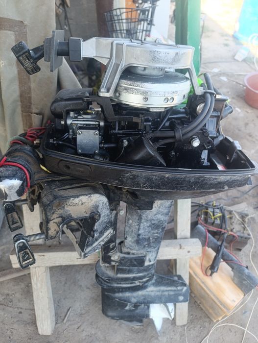 Продам лодку с матором