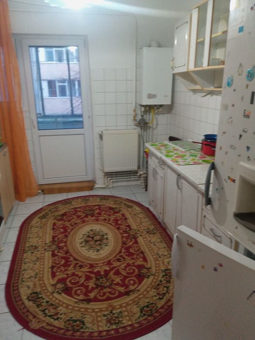 Închiriez apartament 2 cam