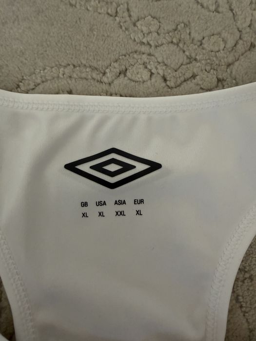 Дамско бюстие Umbro XL