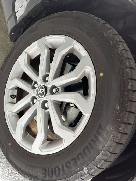 Vand 4 jante toyota+cauciucuri bridgestone