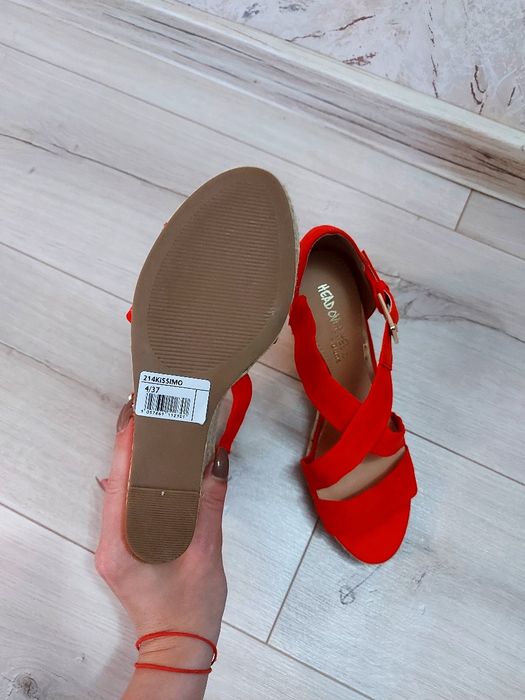 Уникални високи сандали