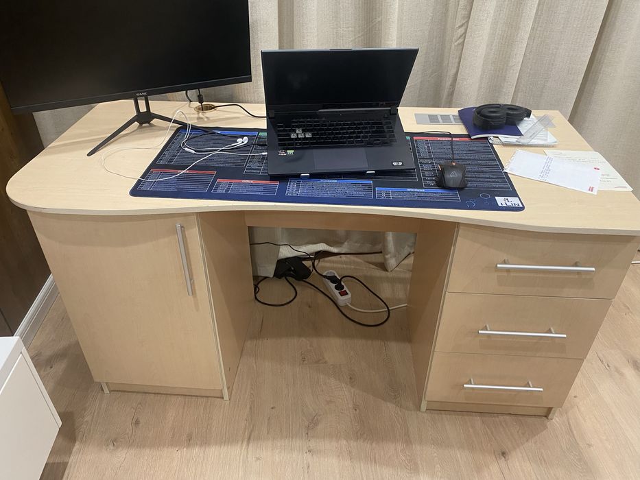 Компьютерный стол