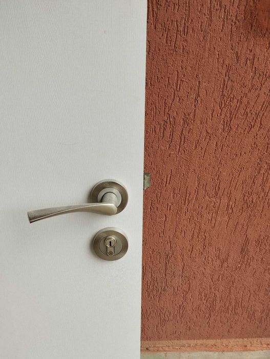 Интериорни врати